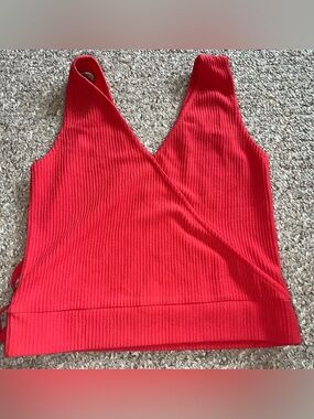 Club Monaco Women’s Red Ribbed Wrap Tank Top cropped sleeveless one size